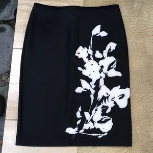 Calvin Klein Black & White Floral Zip-Up Skirt